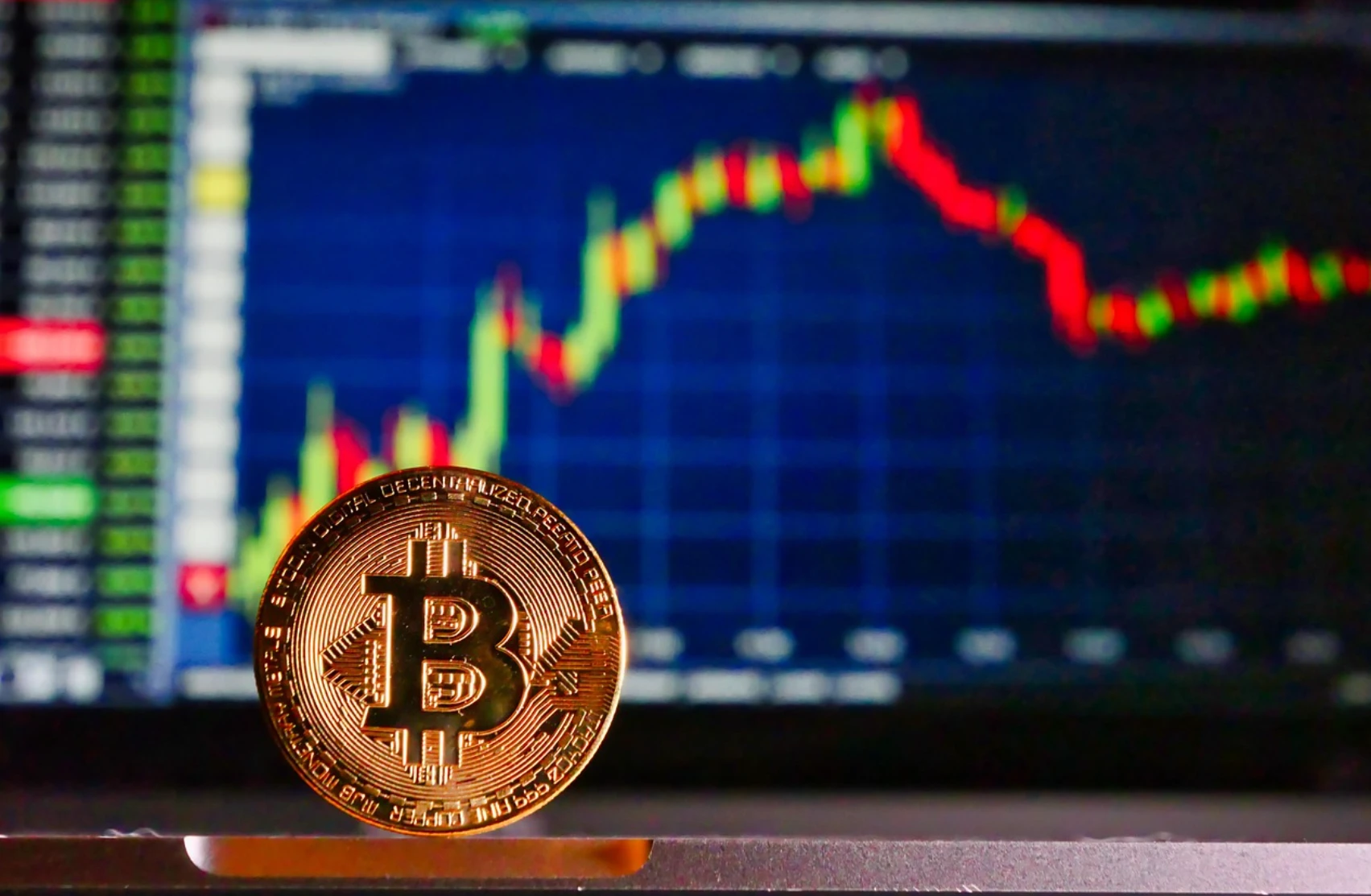为何比特币领涨而其他加密货币停滞？涨跌规律解析